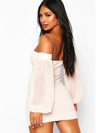 Рожева нюдова міні сукня з об'ємними рукавами