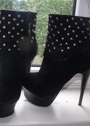 Ботинки на каблуке