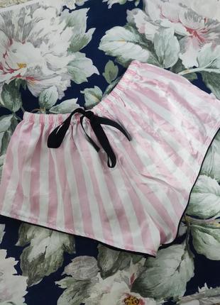 Домашні шорти