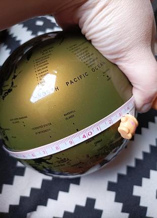 Золотой глобус ( глобус в руках) 15 см