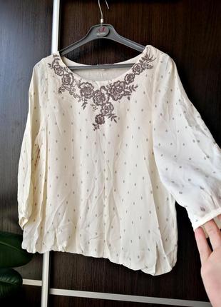 Шикарная, новая, мягенькая блуза блузка с вышивкой. вискоза.1 фото