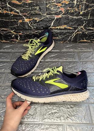 Кроссовки brooks