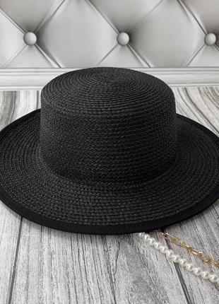 Cоломяная шляпа канотье с двойной цепочкой и жемчужинами7 фото
