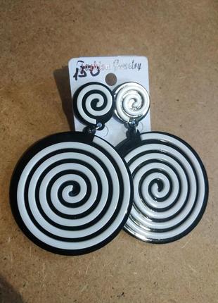 Сережки спиральные.