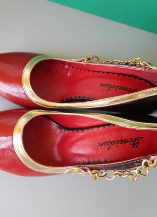 Женские красно-черные туфли на каблуке6 фото