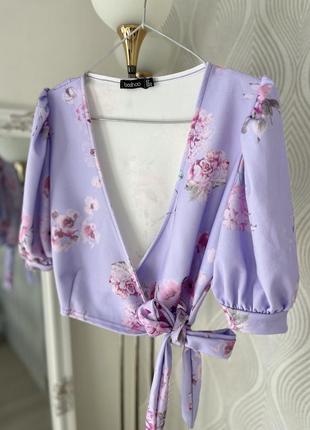 Укороченная цветочная блуза на завязке с рукавами буфами в размере m от boohoo2 фото