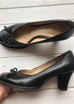 Кожаные туфли clarks размер 37-38