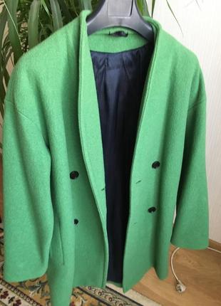 Зелене пальто