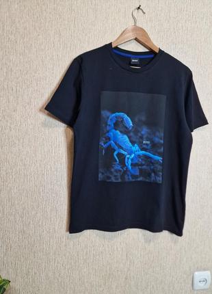 Стильная футболка hugo boss с неоновым рисунком скорпиона, оригинал7 фото