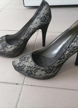 Туфлі 38р 39р нові