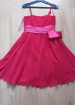 Вечернее платье малинового цвета1 фото