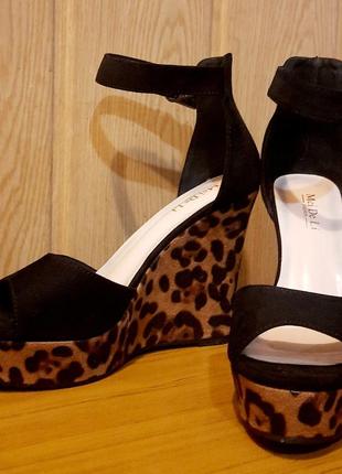 Босоножки леопардовые платформа
