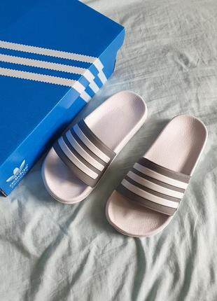 Женские шлепанцы adidas slides white grey / smb9 фото