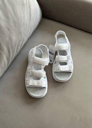 Жіночі сандалі fila disruptor 2 sandal white / smb8 фото