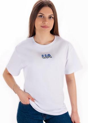 Жіноча футболка оверсайз з вишивкою8 фото