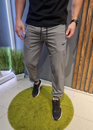 Спортивные штаны мужские nike серые хаки / штани чоловічі найк сірі хакі9 фото