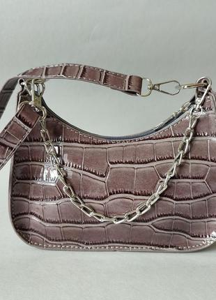 Сумочка багет лакова з ланцюжком