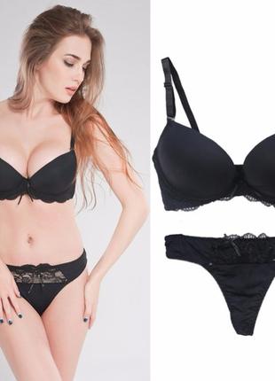 Комплект нижнего женского белья с маленим пушап трусики бикини черный
