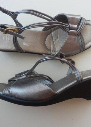Босоножки lotus 38р стелька 25см