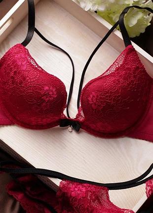 Комплект женского нижнего белья  с пушап бордо