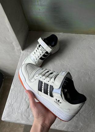 Кросівки жіночі/ чоловічі adidas forum low white black7 фото