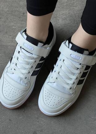 Кросівки жіночі/ чоловічі adidas forum low white black5 фото