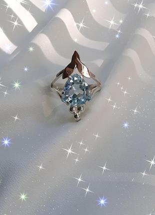 🫧 17 размер кольцо серебро с золотом топаз голубой2 фото