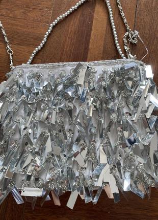 Маленькая серебряная атласная блестящая сумочка кросс-боди