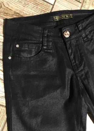 Вузькі джинси стрейч з напиленням під шкіру miss rj7 фото