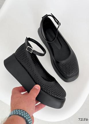 Розпродаж натуральні шкіряні чорні літні туфлі vinex з наскрізною перофрацією на високій підошві1 фото
