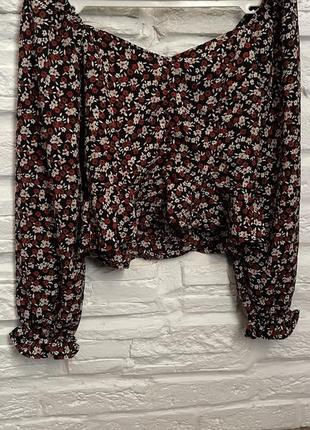 Квіткова блуза