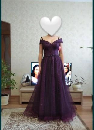 Выпускное вечернее платье, фиолетового цвета с блестками1 фото
