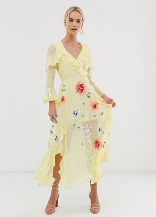 Платье макси с запахом и вышивкой asos design