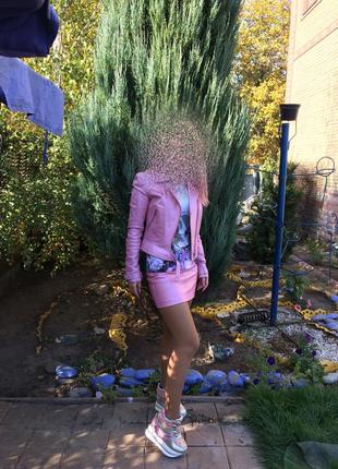 Розовый костюм из натуральной кожи летний яркий6 фото