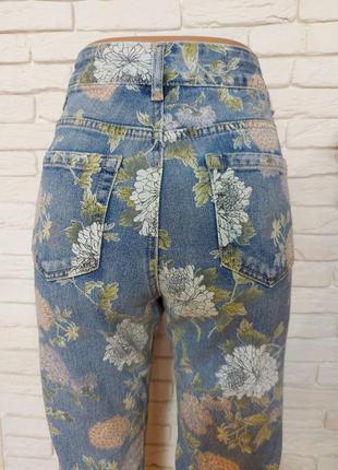 Коттоновые джинсы, цветочный принт.3 фото