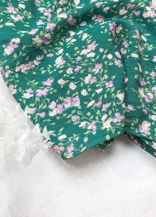 Стильная блуза valley girl трендового цвета малахит в цветочный принт с пышными рукавами2 фото