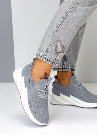 Кросівки в двох кольорах