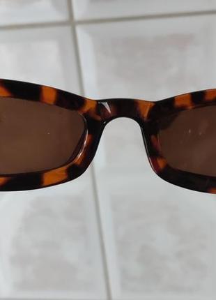 Стильні сонцезахисні окуляри