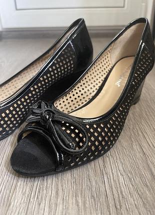 Туфли лаковые carlo pazolini