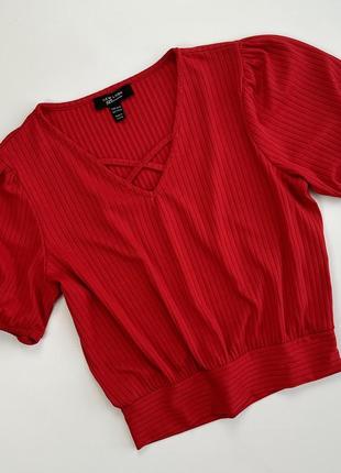 Футболка з объемним рукавом