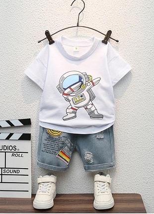 Костюм футболка і шорти