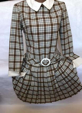 Стильное платье в клетку
