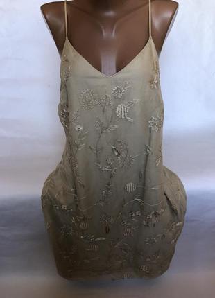 Шикарное бежевое платье с вышивкой1 фото