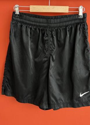 Nike vintage swoosh оригинал мужские нейлоновые спортивные шорты размер m б у