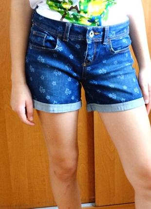 Шорты джинсовые в цветочек