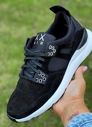 Кожаные кроссовки