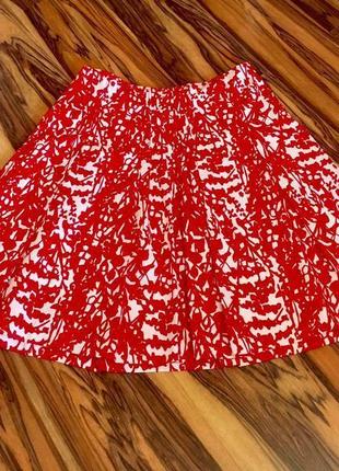 Яркий итальянский красно-белый комплект: юбка в складку и свитшот5 фото
