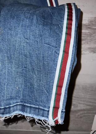 Джинсы с лампасами