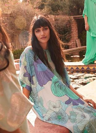Шикарное  платье кафтан h&m  с крупным цветком