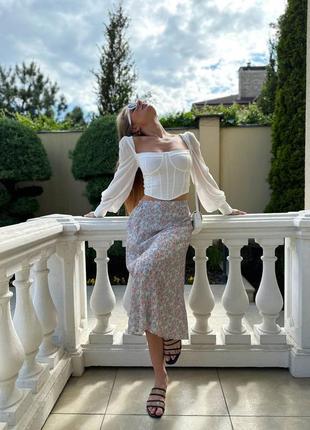 Красивая длинная юбка с цветочным принтом